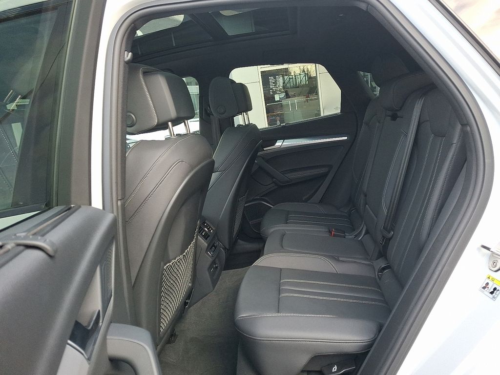 Thumbnail: 2023 Audi Q5 - 10