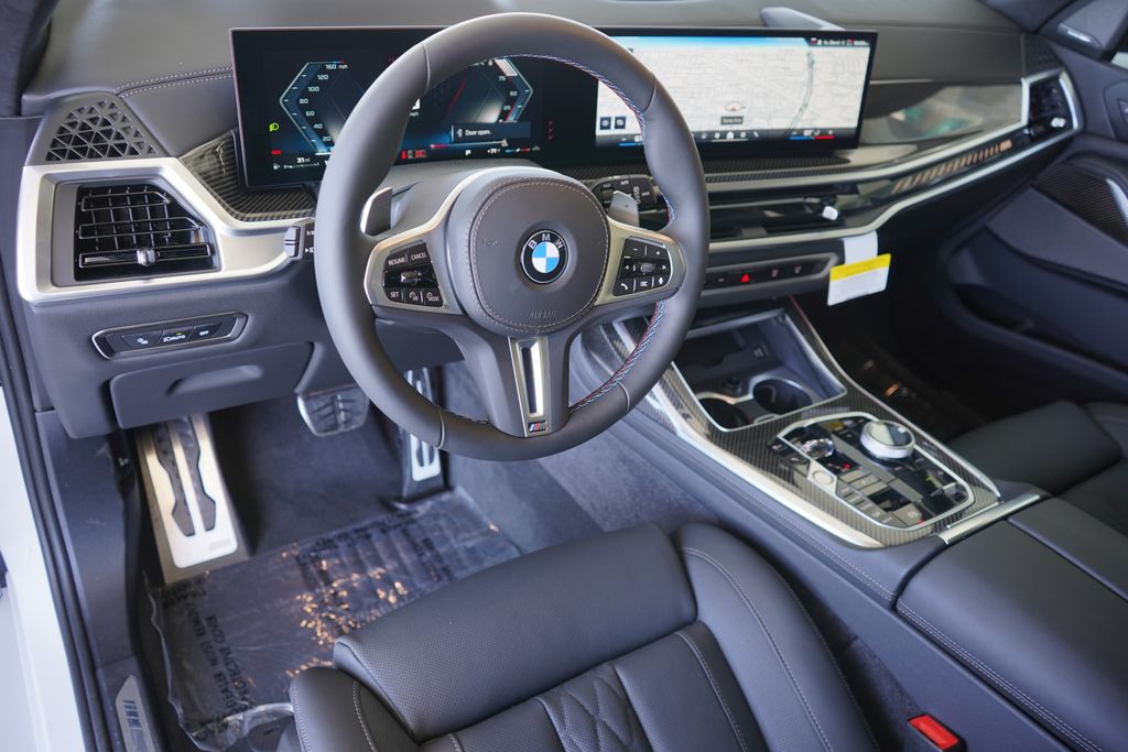 2025 BMW X7 M60i 13