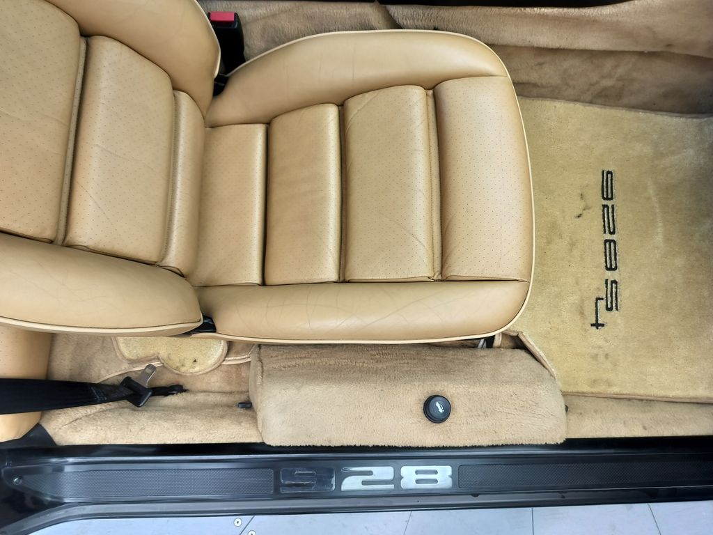 Thumbnail: 1988 Porsche 928 - 9