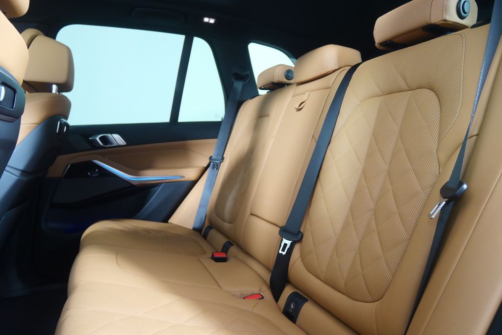 Thumbnail: 2026 BMW X5 - 16