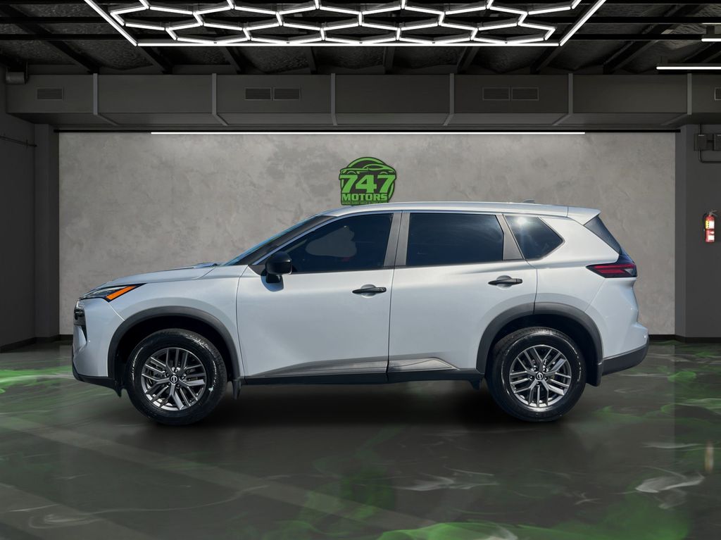 View vehicle photo 2