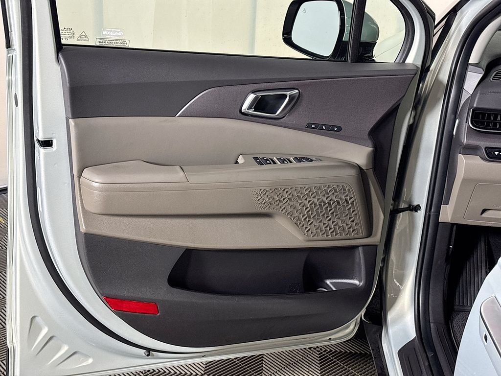 2027 Kia Carnival Hybrid SX