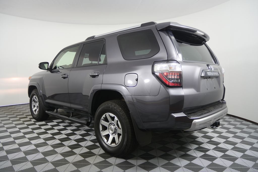 Thumbnail: 2014 Toyota 4Runner - 5