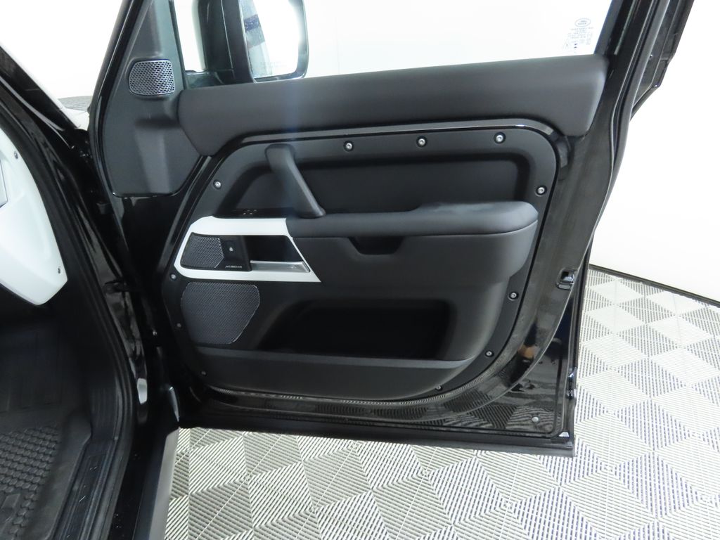 2024 Land Rover Defender 110 26