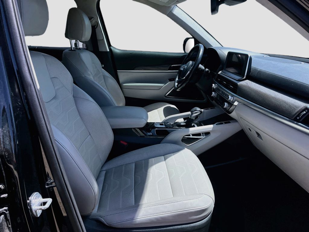 Used 2021 Black Kia SX image 32