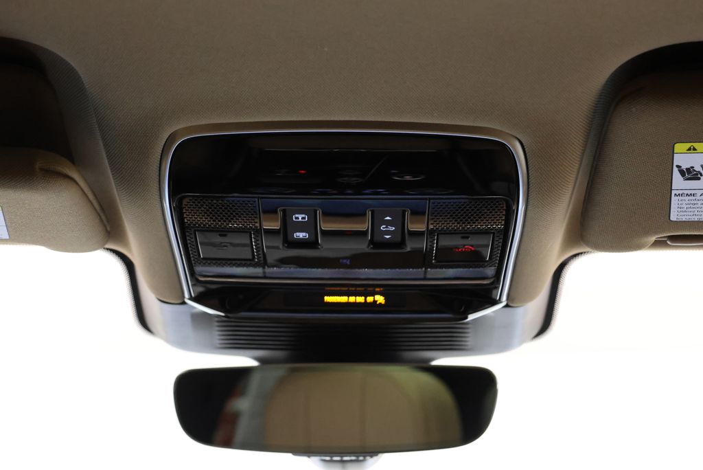 Thumbnail: 2023 Land Rover Range Rover Sport - 14