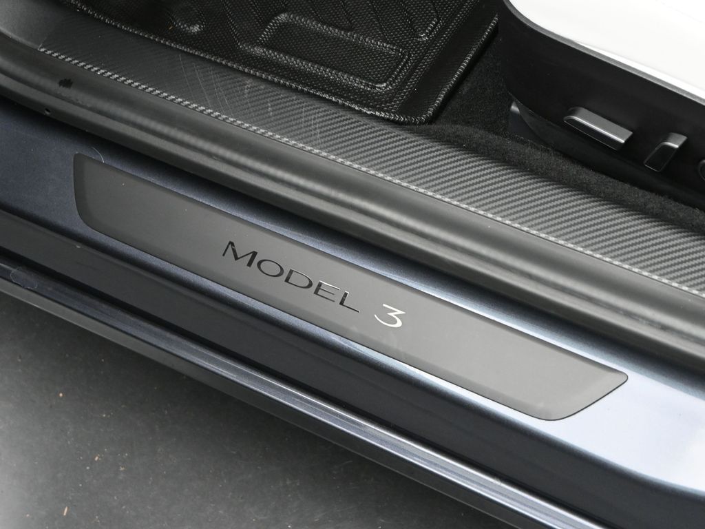 2021 Tesla Model 3 Standard Range Plus Rear-Wheel Drive