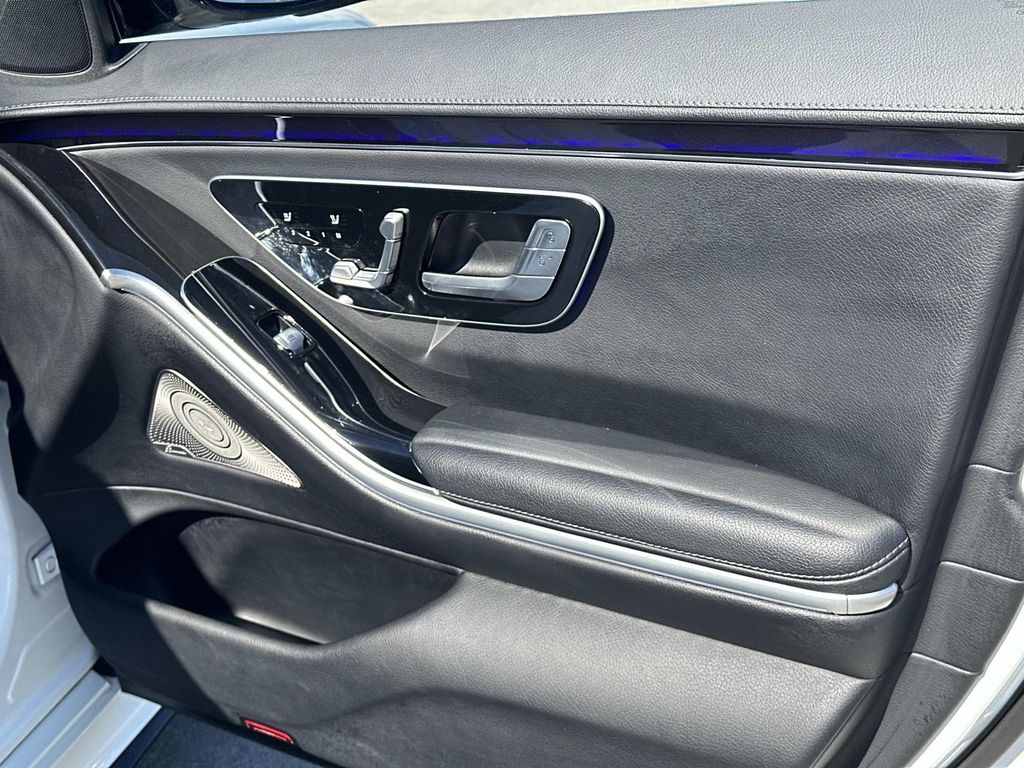 Thumbnail: 2022 Mercedes-Benz S-Class - 19
