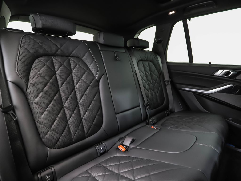 Thumbnail: 2026 BMW X5 - 29