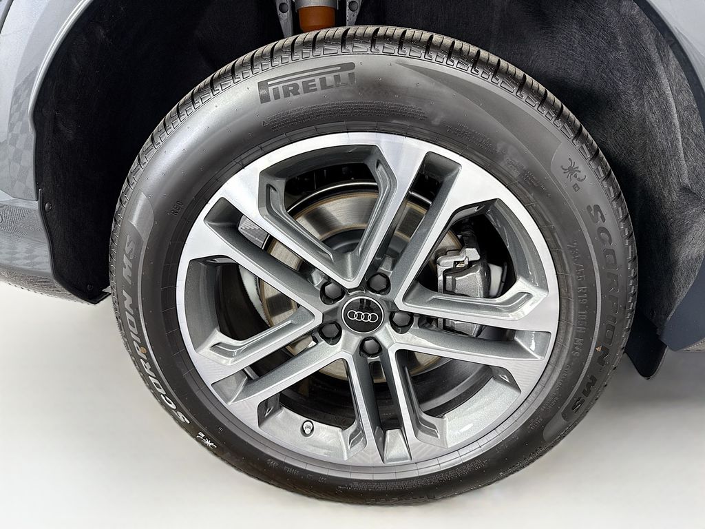 Thumbnail: 2025 Audi Q5 - 32