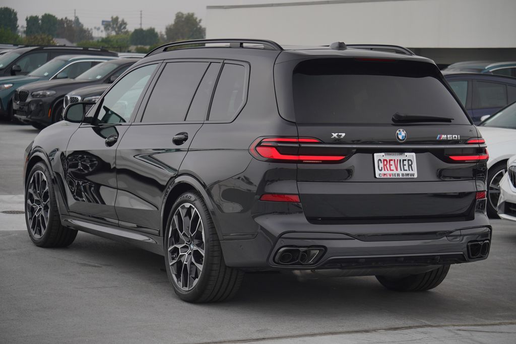 2025 BMW X7 M60i 7