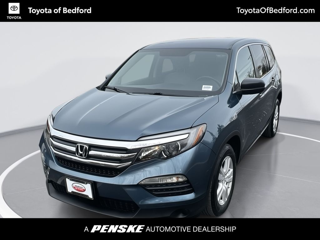 2017 Honda Pilot LX -
                Bedford, OH