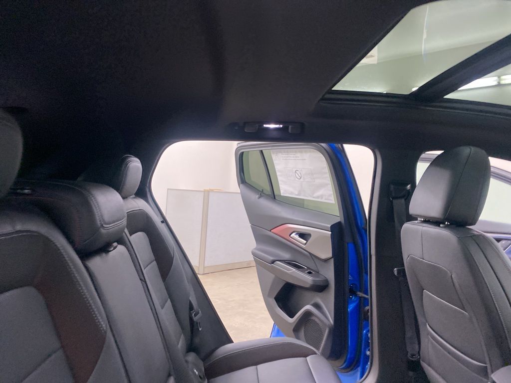 2025 Chevrolet Equinox EV RS photo