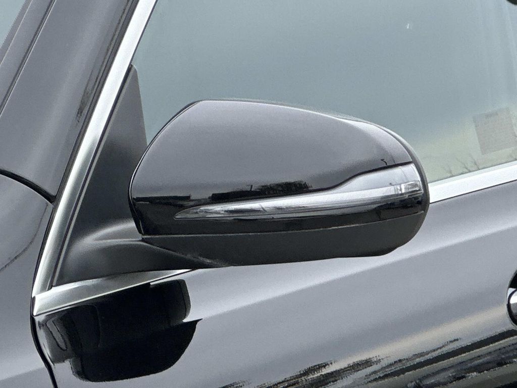 Thumbnail: 2025 Mercedes-Benz GLB - 2