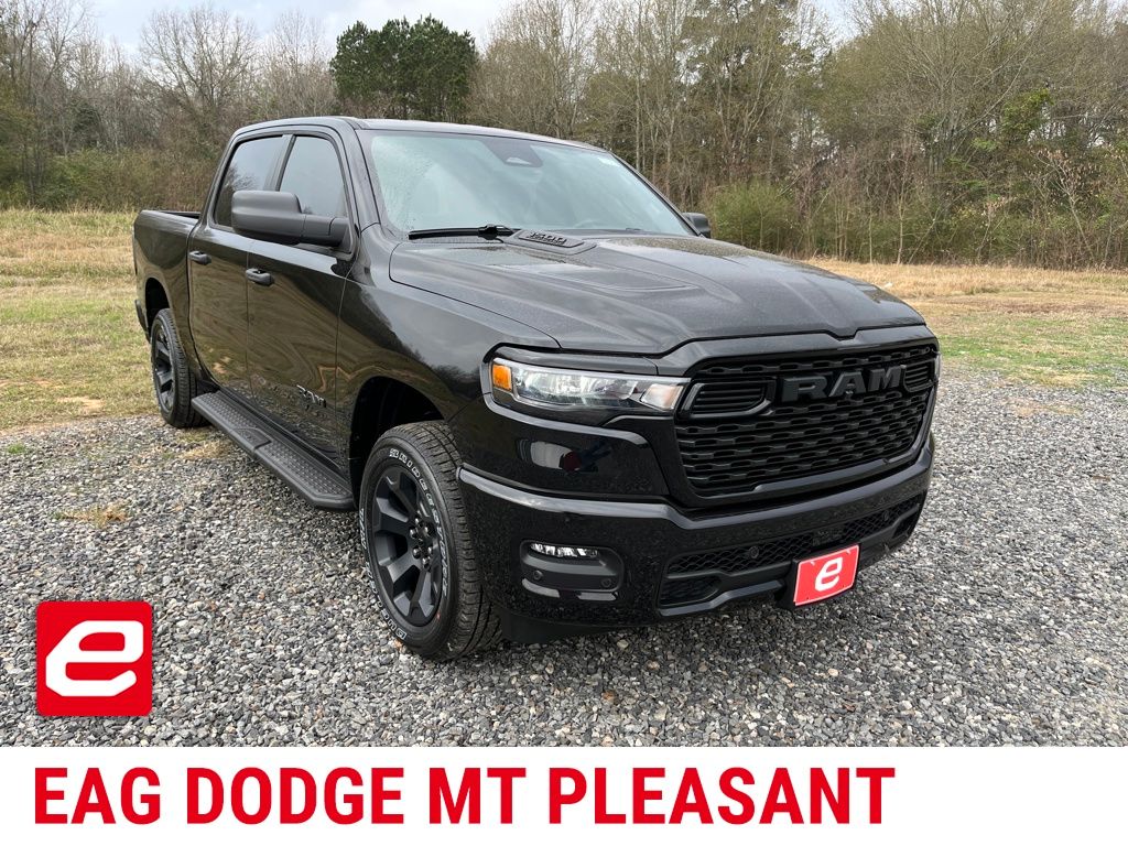 Diamond Black Crystal Pearlcoat 2026 RAM 1500 Express Crew Cab 4WD Pickup Truck Four-Wheel Drive 8-Speed Automatic