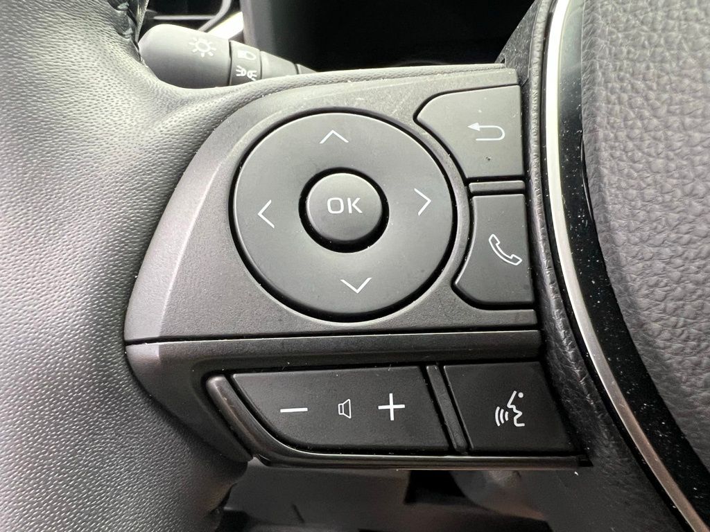 2023 Toyota RAV4 XLE Premium 19