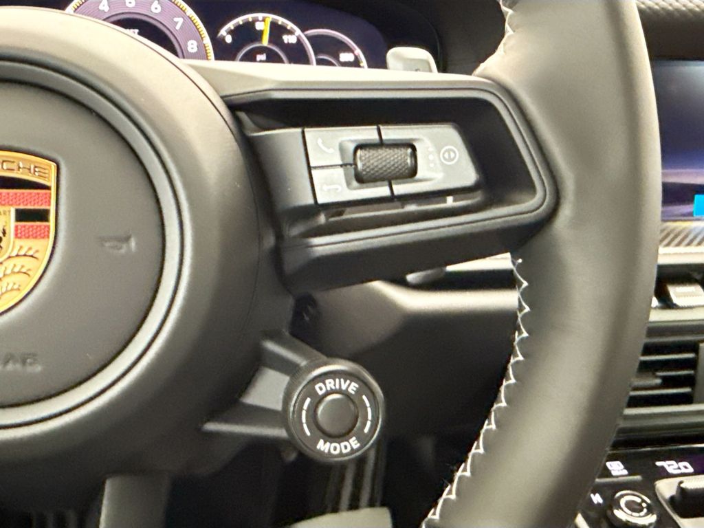 Thumbnail: 2026 Porsche 911 - 15