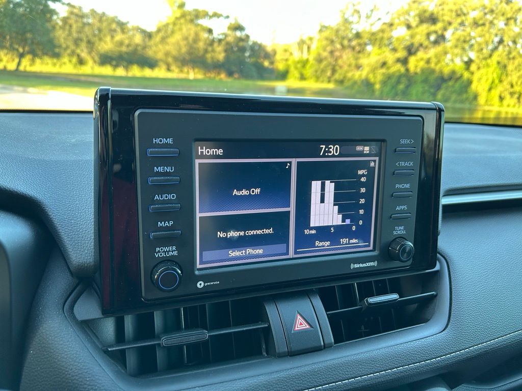 Thumbnail: 2022 Toyota RAV4 - 24