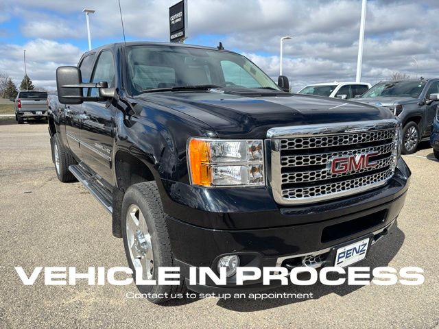 Onyx Black 2014 GMC Sierra 2500HD Denali Crew Cab SB 4WD Pickup Truck Four-Wheel Drive 6-Speed Automatic