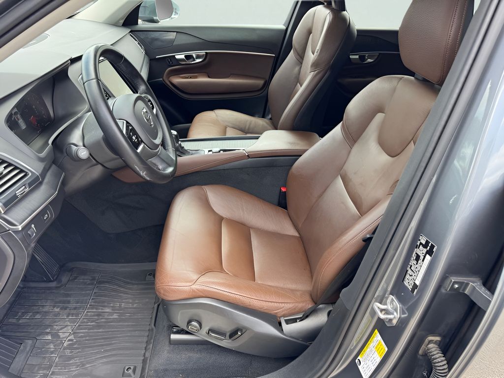 Used Car 2020 Volvo Xc90  T6 Momentum For Sale Under $30,000 In Austin, Texas
