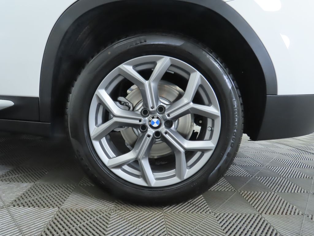 Thumbnail: 2025 BMW X4 - 32