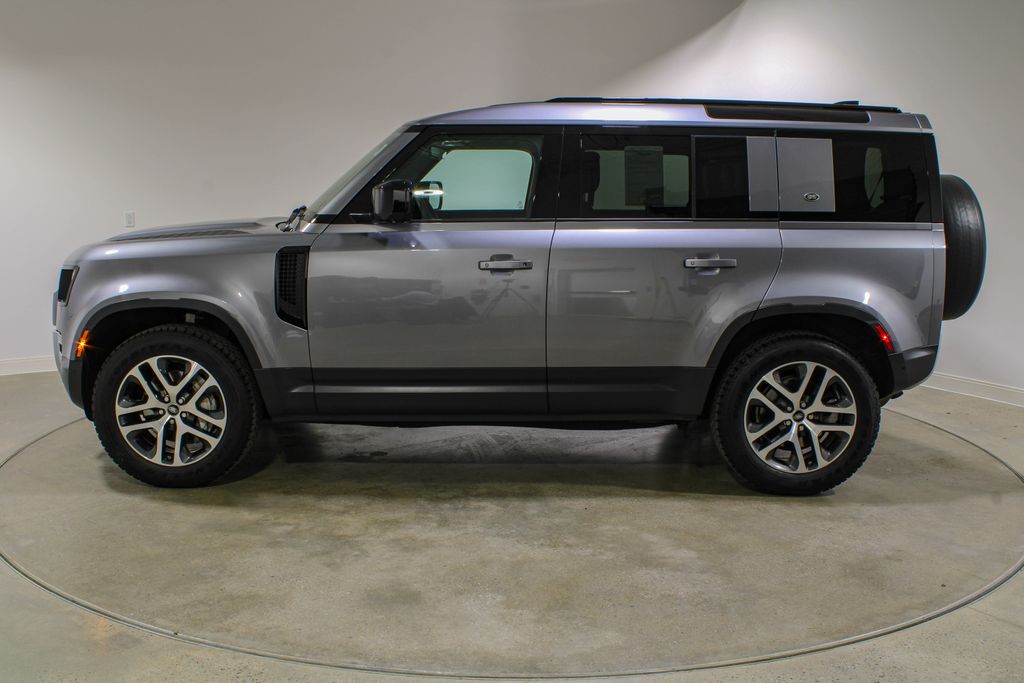 Used 2020  Land Rover HSE image 2