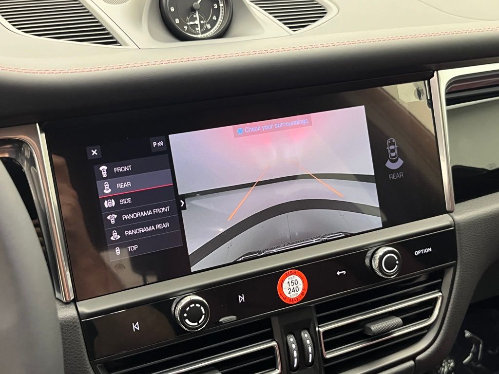 Thumbnail: 2025 Porsche Macan - 17