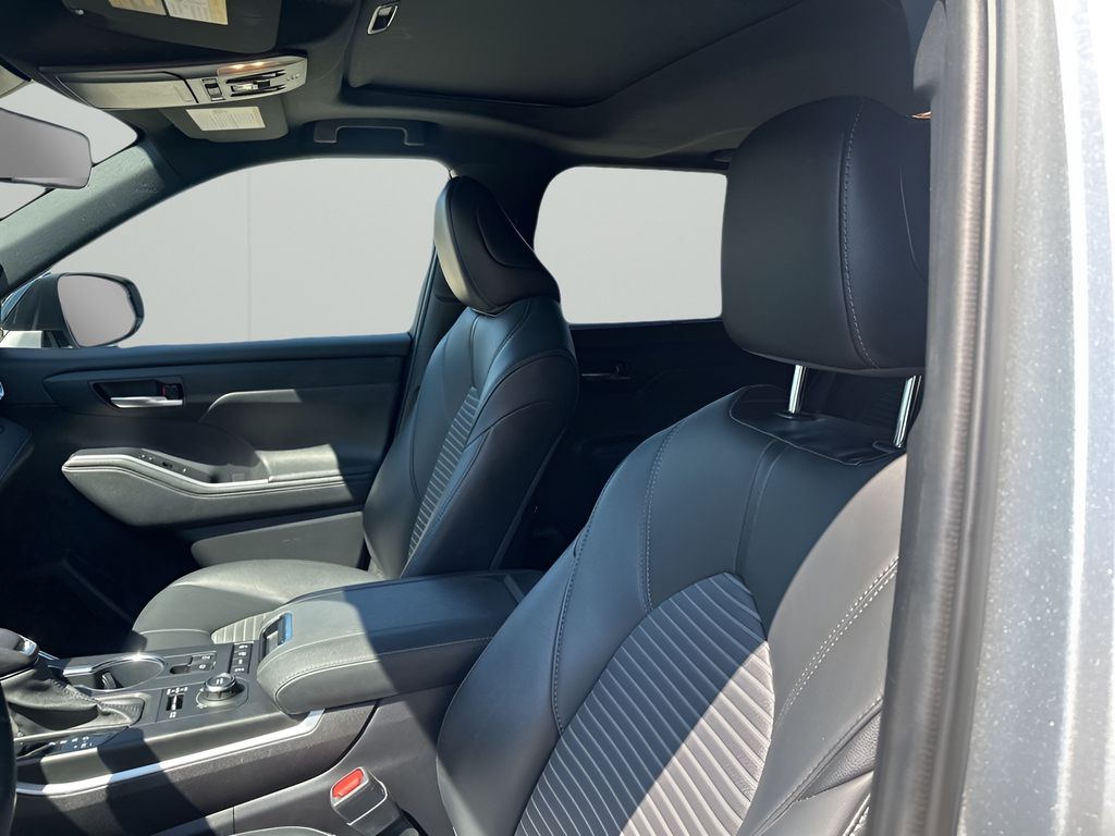 Used Car 2021 Toyota Highlander  Xse For Sale Under $40,000 In Austin, Texas