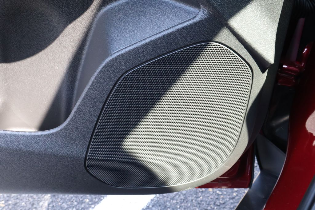 2025 Chevrolet Trax LT 17