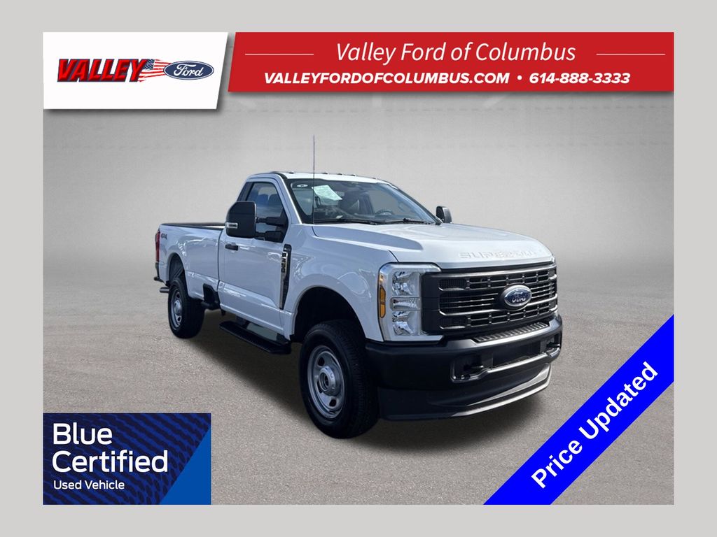 Oxford White 2025 Ford F-350 Super Duty Pickup Truck Four-Wheel Drive Automatic