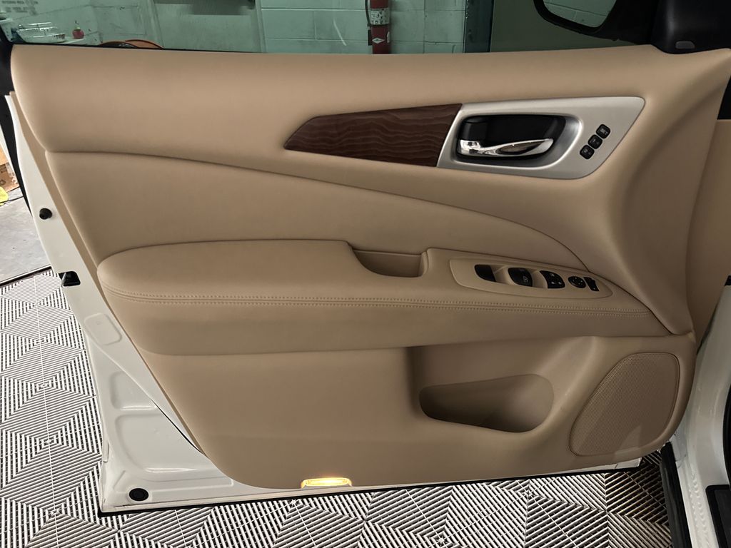Certified Used 2018 White Nissan Platinum image 17