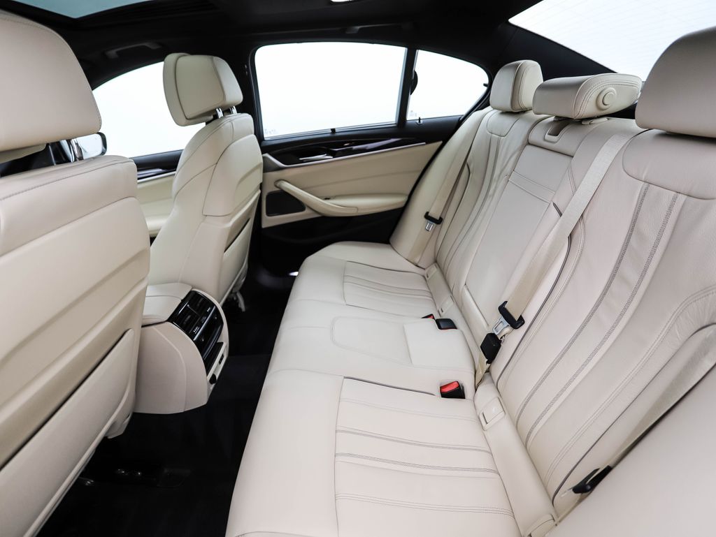 Thumbnail: 2020 BMW 5 Series - 22