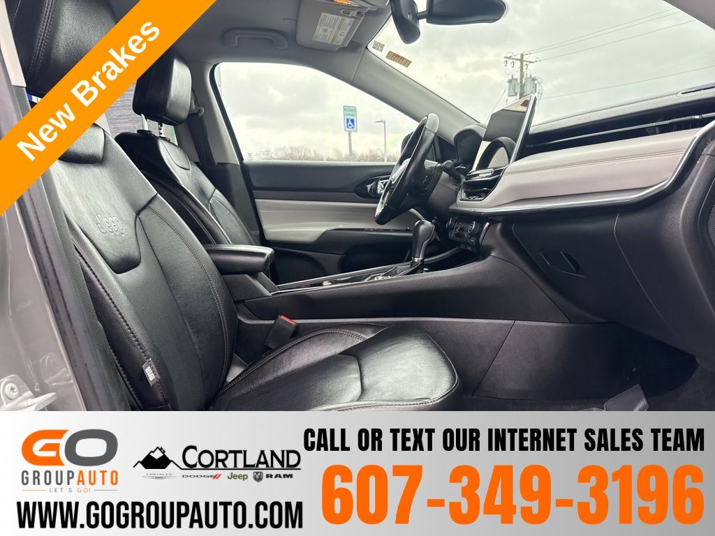Sting-Gray Clearcoat 2022 Jeep Compass Limited 4WD SUV / Crossover Four-Wheel Drive 9-Speed Automatic