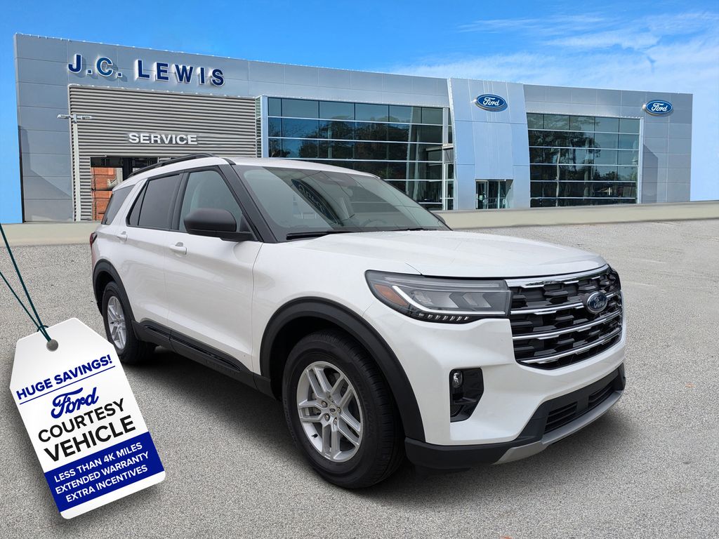 Star White Metallic Tri-Coat 2026 Ford Explorer SUV / Crossover Rear-Wheel Drive Automatic
