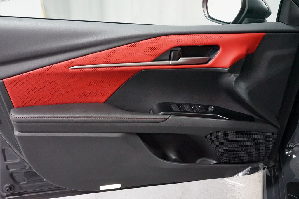 2025 Toyota Camry XSE 31