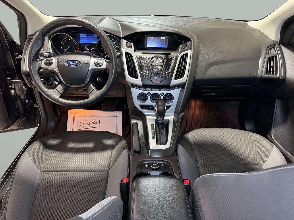 Used 2014 Tuxedo Black Metallic Ford SE image 18