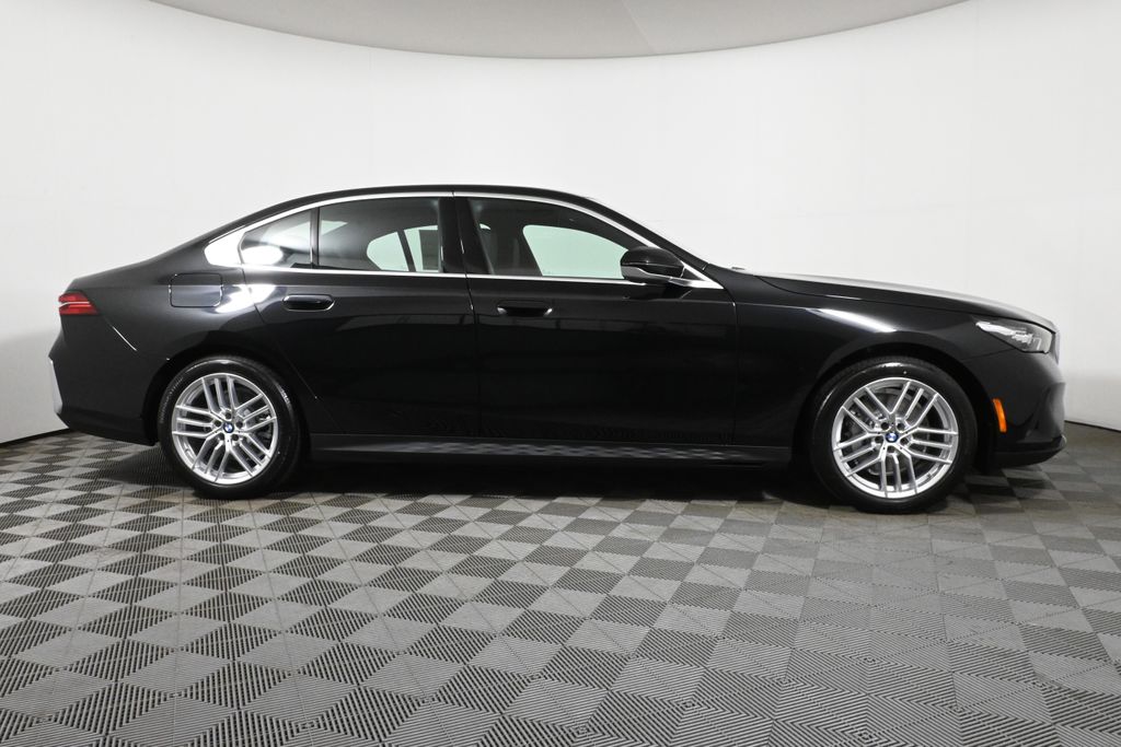 2024 BMW 5 Series 530i xDrive 8