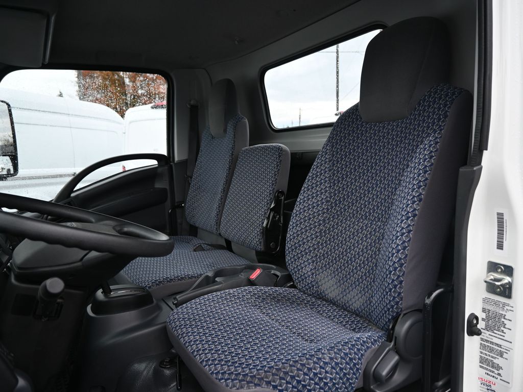 2024 Isuzu NPR HD 