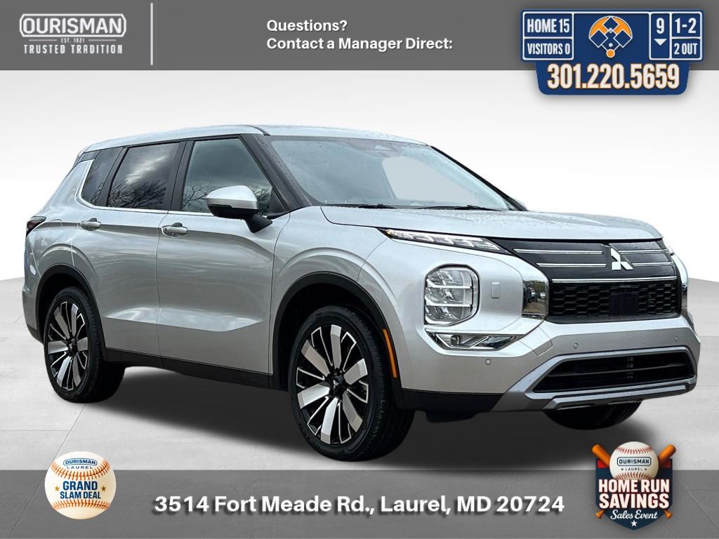 Silver Alloy 2025 Mitsubishi Outlander SE FWD SUV / Crossover Front-Wheel Drive Continuously Variable Transmission