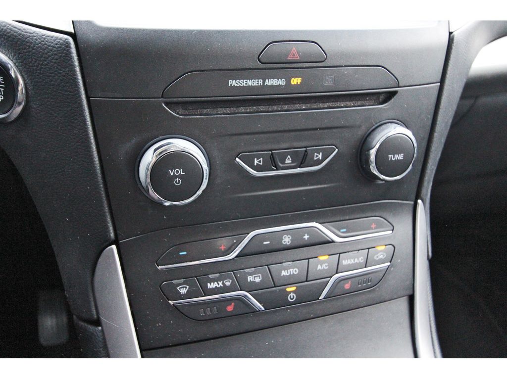 2018 Ford Edge SEL White at Bravo Nissan
