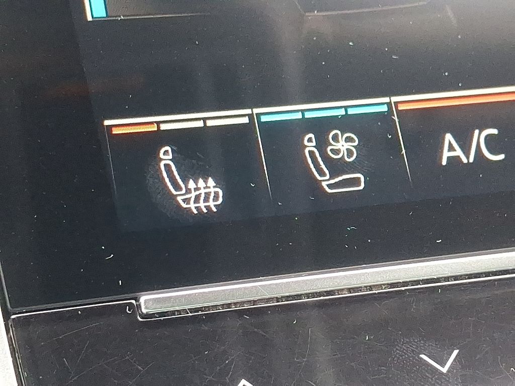 Thumbnail: 2023 Audi S8 - 24