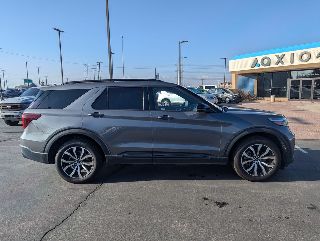 2021 Ford Explorer ST 4