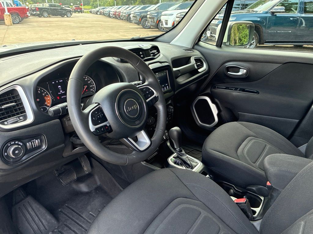 2018 Jeep Renegade Latitude White at Durrett Motor Company