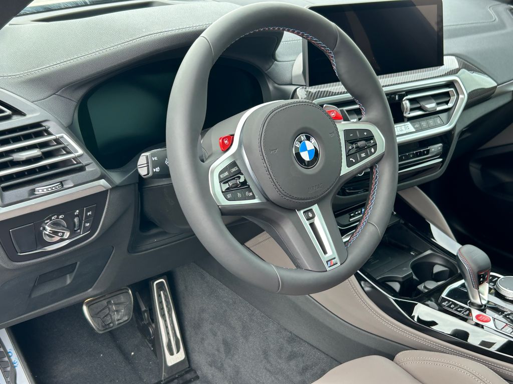 Thumbnail: 2025 BMW X4 - 13