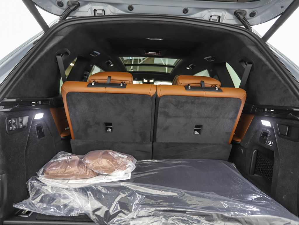 Thumbnail: 2026 BMW X7 - 28