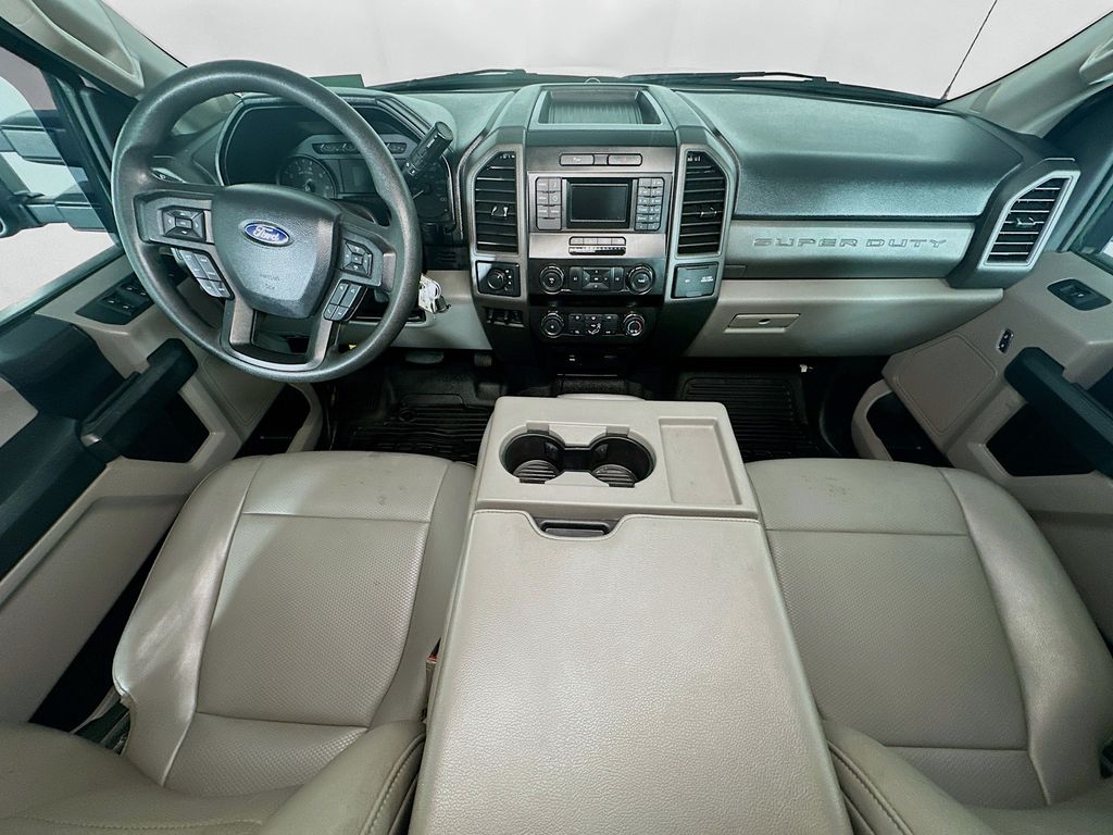 Used 2019 White Ford XL image 10