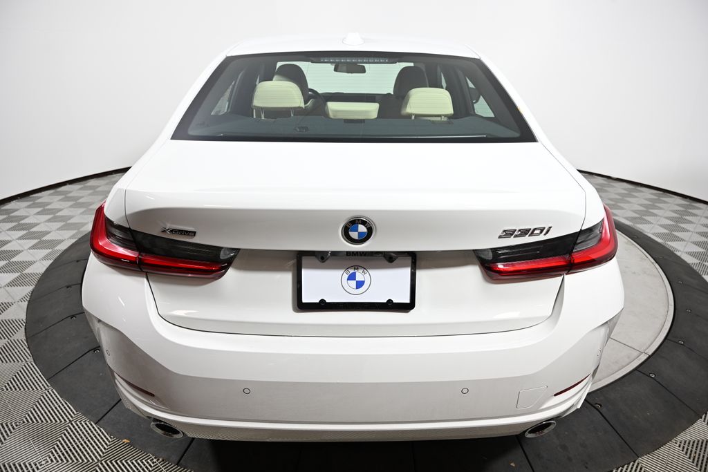 Thumbnail: 2026 BMW 3 Series - 4