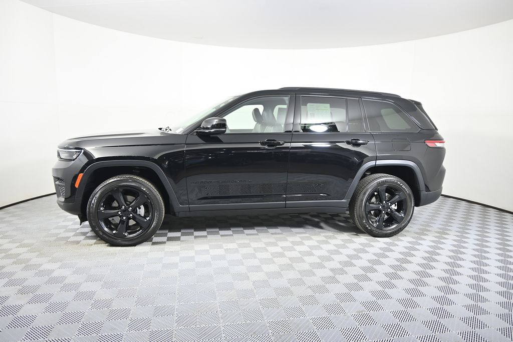 Used 2023 Jeep Grand Cherokee Altitude with VIN 1C4RJHAG9PC552586 for sale in Forest Lake, Minnesota