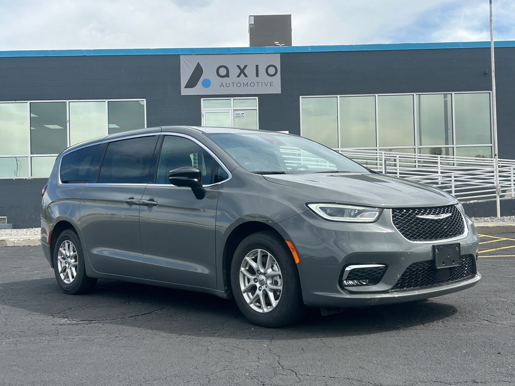 Ceramic Gray Clearcoat 2025 Chrysler Pacifica Minivan Front-Wheel Drive 9-Speed Automatic
