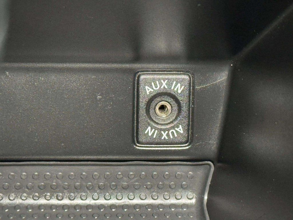 Used 2012 Black Uni Volkswagen 2.0 TSi image 13